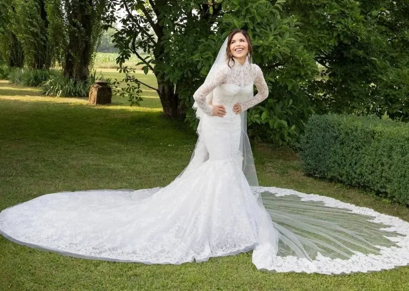 استغرق تصميم فستان زفاف لورين سانشيز زوجة جيف بيزوس عامًا ونصف