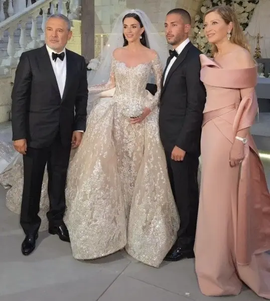 إطلالة كلودين صعب الأولى في حفل زفاف نجلها سيليو