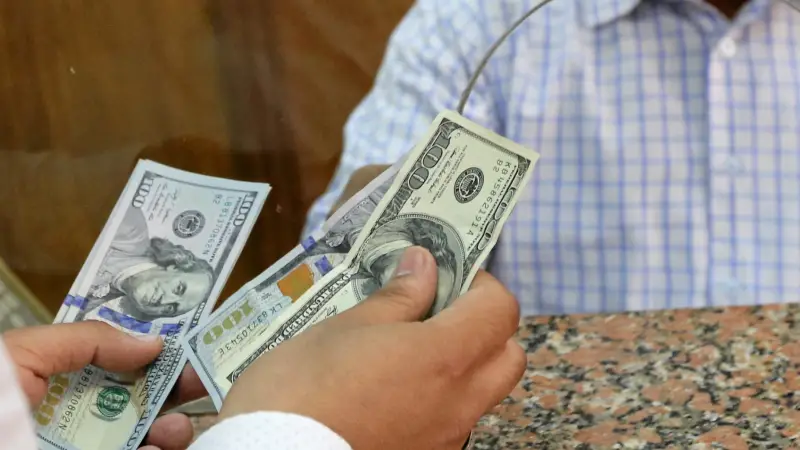 استقرار سعر الدولار اليوم مقابل الليرة السورية السبت 12 يوليو 2025 بالسوق السوداء