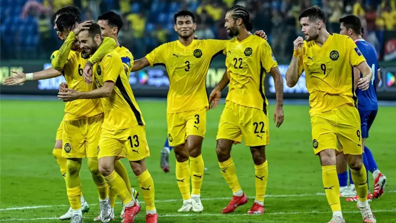 الاتحاد الدولي لكرة القدم يفرض عقوبات قاسية على المنتخب الماليزي - المشهد
