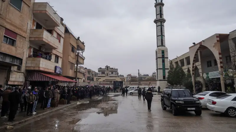 بعد إيقاف 12 شخصا قرب حدود لبنان.. سوريا توقف 5 آخرين من فلول الأسد في ريف طرطوس 