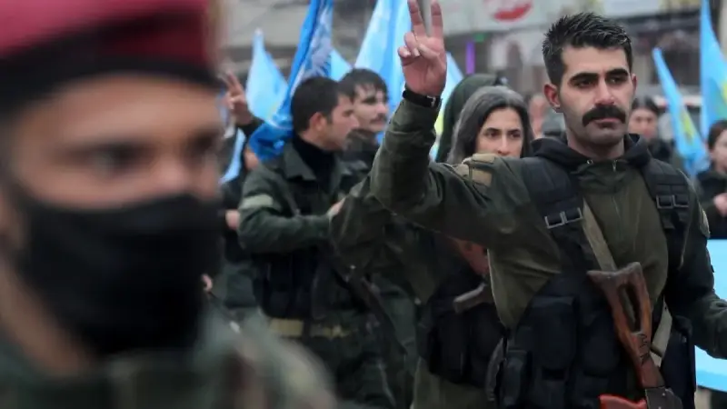 فرنسا قالت إنها ستبقى "وفية لحلفائها" الأكراد 